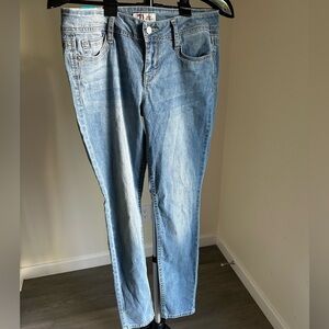 LEI Women's Skinny Jeans in Light Blue